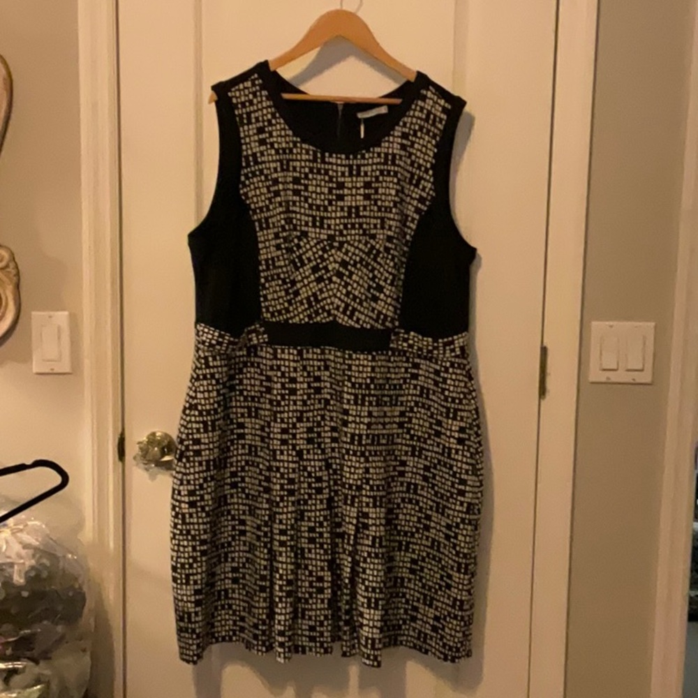Spruce and Sage Black and White Check Mid-Weight Dress NWT